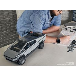 MEGA BLOKS GWW84 non  XE BÁN TẢI ĐIỆN TESLA 1:12 tỷ lệ 1:12 bộ đồ chơi xếp lắp ráp ghép mô hình Creator Expert TESLA CYBERTRUCK Chuyên Gia Sáng Tạo 3283 khối