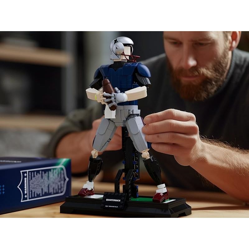 NIFELIZ NF10278 10278 TIỀN VỆ BÓNG ĐÁ bộ đồ chơi xếp lắp ráp ghép mô hình Creator QUARTERBACK Sáng Tạo 660 khối