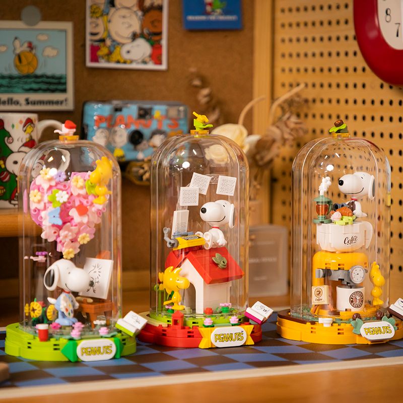 PANTASY 86901 SNOOPY FANTASY PHÒNG ĐỎ ẢO bộ đồ chơi xếp lắp ráp ghép mô hình Movie & Game Phim Và Trò Chơi 300 khối