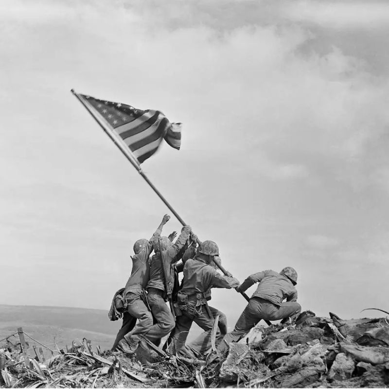 COBI 2059 NHỮNG NGƯỜI LÍNH MỸ DỰNG CỜ QUỐC GIA Ở IWO JIMA bộ đồ chơi xếp lắp ráp ghép mô hình Military Army RAISING THE FLAG ON IWO JIMA Quân Sự Bộ Đội 85 khối