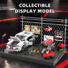 Toàn cảnh mô hình trưng bày Honda Civic Type-R EK9 trắng bên đèn đường, biển RACING và bảng New York 07