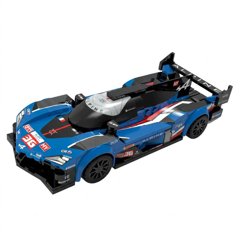 Xe đua Alpine A424 số 36 của CaDA/DoubleE C55028, thân xanh dương viền trắng đỏ, cánh gió sau lớn, góc nhìn ba phần tư