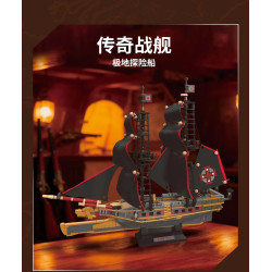 Chiến thuyền IceBreaker trưng bày trên bàn gỗ trong phòng ánh đèn vàng, khoe dáng tàu với hai cột buồm cao