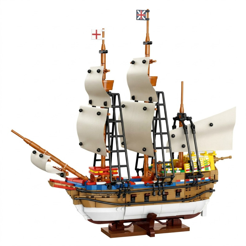 Tàu Mayflower JIESTAR X78008 lắp xong đặt trên đế trưng bày, ba cột buồm cao, buồm kem và thân tàu nâu trắng