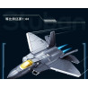 Mô hình Sluban M38-B1613 F-22A-S nhìn chếch từ trên xuống, hai vòi phun sáng xanh, phía trên có dòng chữ ghi tỉ lệ 1:44
