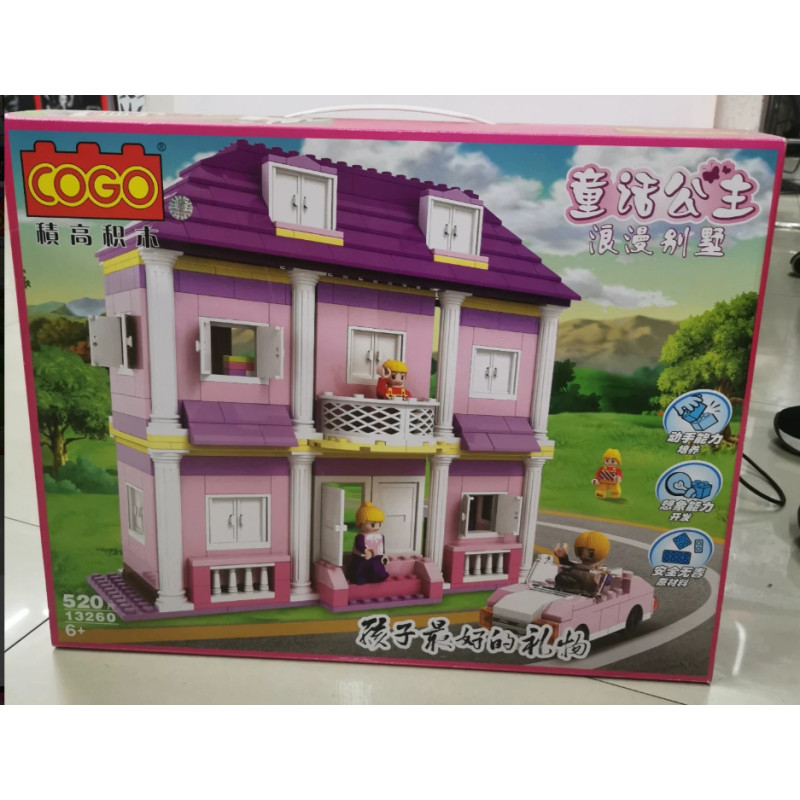 Vỏ hộp COGO 13120 in hình biệt thự công chúa hồng mái tím, ban công trắng, xe mui trần và ba nhân vật tóc vàng