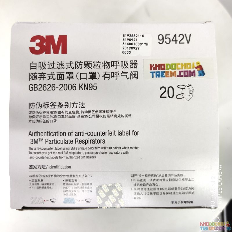 Khẩu trang 3M 9542V KN95 lọc hơn 95% bụi siêu mịn PM2.5 và độc với màng than hoạt tính đệm mũi van thở chun vải mềm đeo đầu chín Khẩu trang 3M 9542V KN95 lọc hơn 95% bụi siêu mịn PM2.5 và độc với màng than hoạt tính đệm mũi van thở chun vải mềm đeo đầu chín