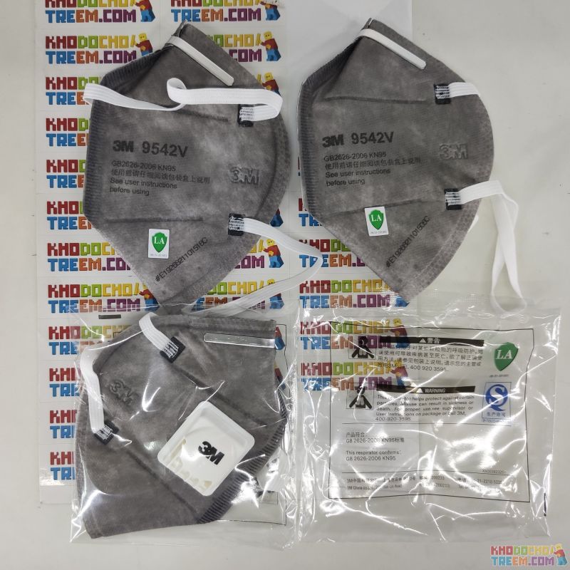 Khẩu trang 3M 9542V KN95 lọc hơn 95% bụi siêu mịn PM2.5 và độc với màng than hoạt tính đệm mũi van thở chun vải mềm đeo đầu chín Khẩu trang 3M 9542V KN95 lọc hơn 95% bụi siêu mịn PM2.5 và độc với màng than hoạt tính đệm mũi van thở chun vải mềm đeo đầu chín