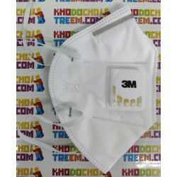 Khẩu trang 3M 9502V KN95 có đệm mũi lọc hơn 95% bụi siêu mịn PM2.5 có van thở, đeo đầu, chun tổng hợp, chính hãng nâng cấp của 9