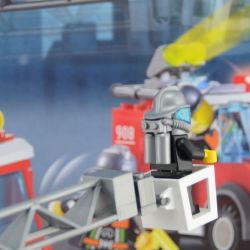 QMAN ENLIGHTEN KEEPPLEY 908 non  XE THANG CỨU HỎA LỚN VÀ CHIẾU ĐÈN bộ đồ chơi xếp lắp ráp ghép mô hình City FIRE RESCUE SCALING LADDER ENGINES Thành Phố 605 khối QMAN ENLIGHTEN KEEPPLEY 908 non  XE THANG CỨU HỎA LỚN VÀ CHIẾU ĐÈN bộ đồ chơi xếp lắp ráp ghép mô hình City FIRE RESCUE SCALING LADDER ENGINES Thành Phố 605 khối