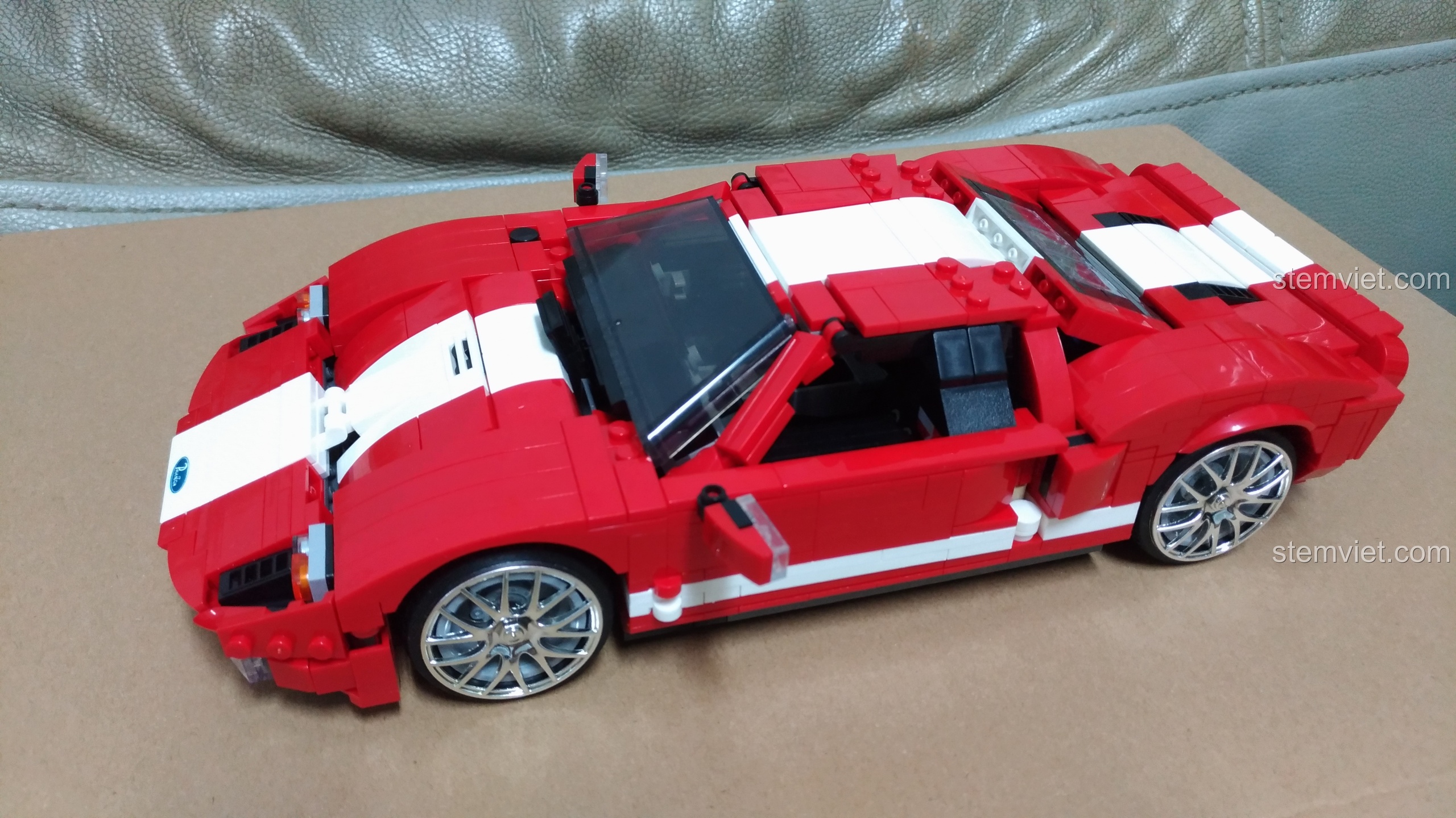 Review Xingbao XB-03011 Mô hình Ford GT: Quà Xịn Cho Bé 7 Tuổi