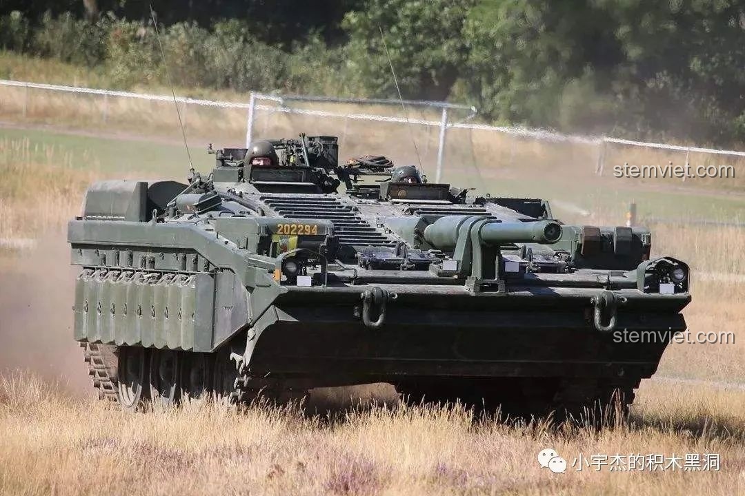 Review Sluban M38-B1010: Xe Tăng S Thụy Điển Độc Lạ!