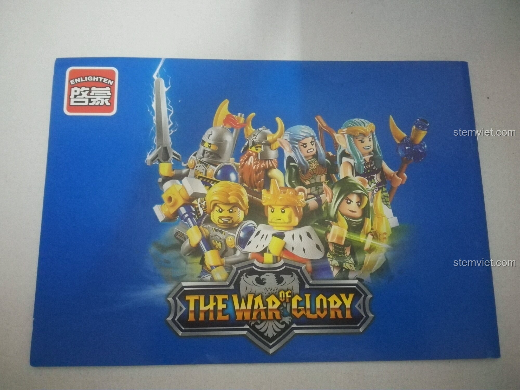 Hai nhân vật minifigure: hiệp sĩ Anthony và chiến binh yêu tinh Gana của bộ Enlighten 2305.