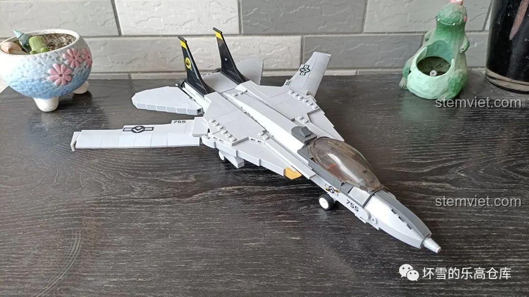 Review Bộ Lắp Ráp F-14 Tomcat Sluban: Huyền Thoại Cánh Cụp Cánh Xòe