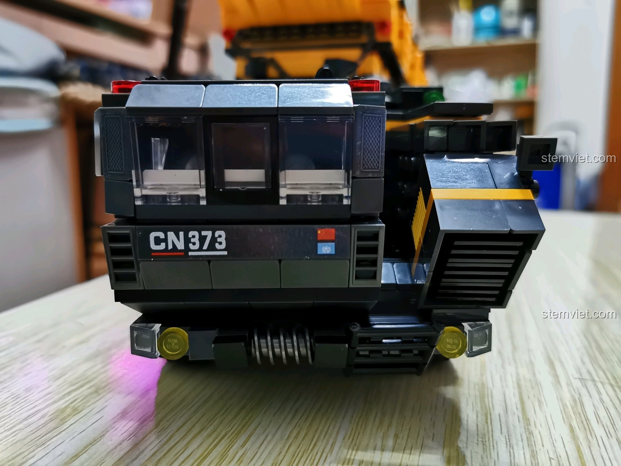 Review Panlos Brick 628001: Xe Tải CN373 Địa Cầu Lưu Lạc - Đáng tiền!