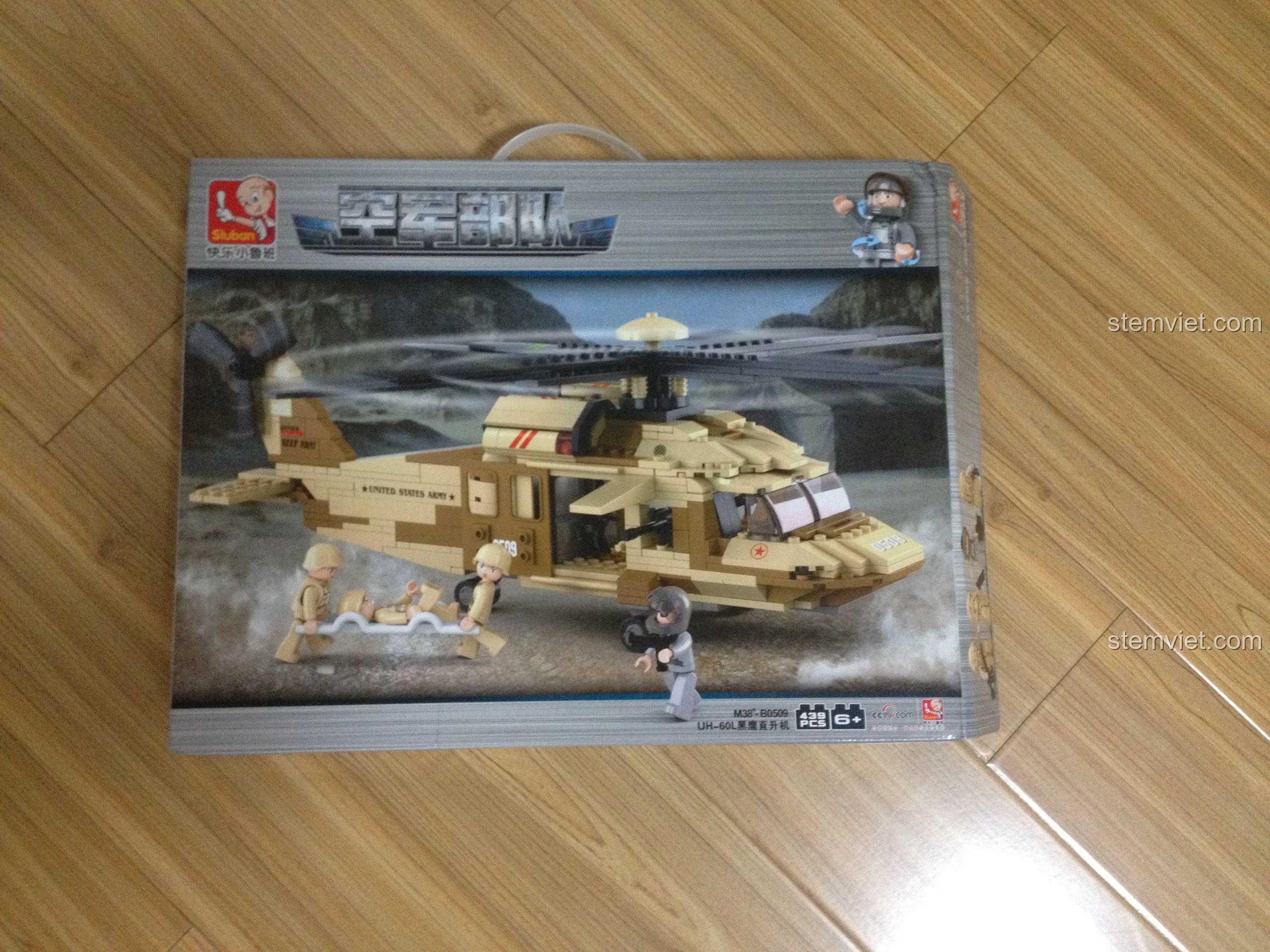 Nhận xét Sluban M38-B0509 Trực thăng Black Hawk UH-60L: Có đáng tiền?