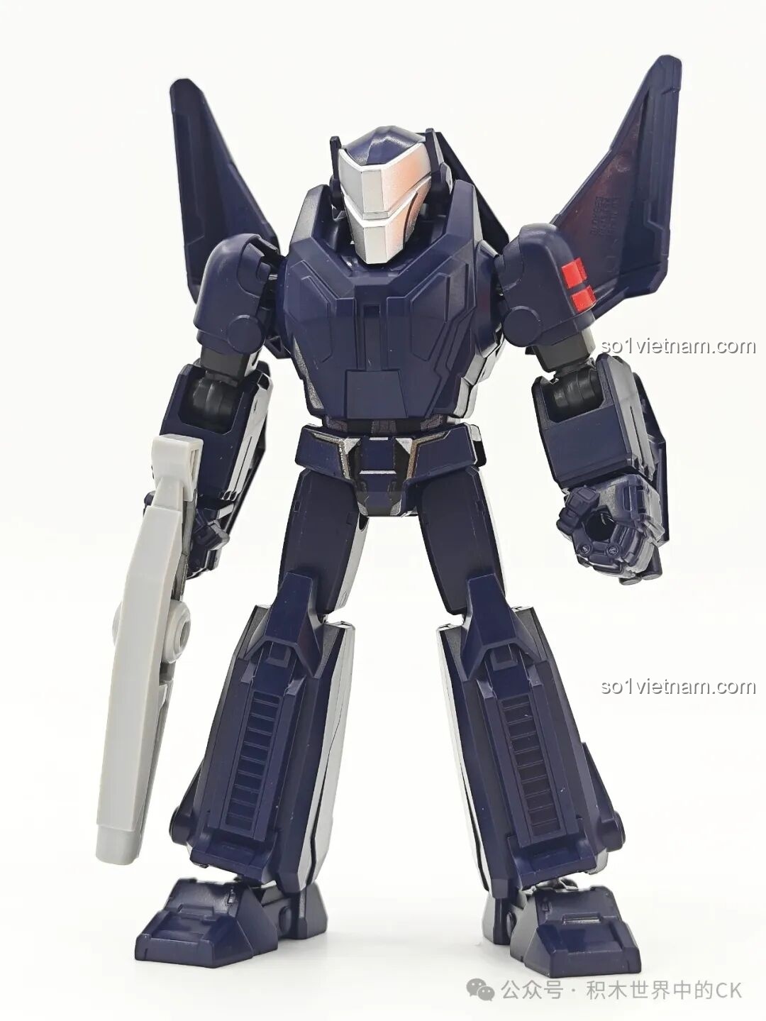 Mô hình figure Trailbreaker từ bộ Blokees 71105 với màu xanh đậm và đôi cánh sau lưng.