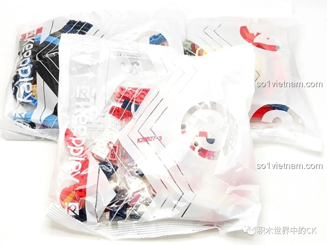 Các túi mảnh ghép bằng nhựa ABS được đánh số thứ tự trong bộ lắp ráp Keeppley K20827 Kuromi.