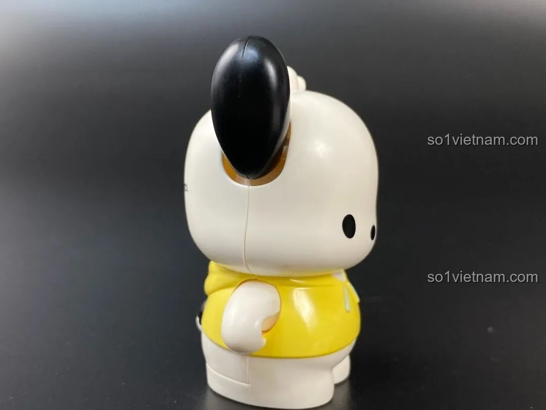 Góc nhìn nghiêng của minifigure Pochacco trong bộ Keeppley 20820, cho thấy độ dày dặn của mô hình.
