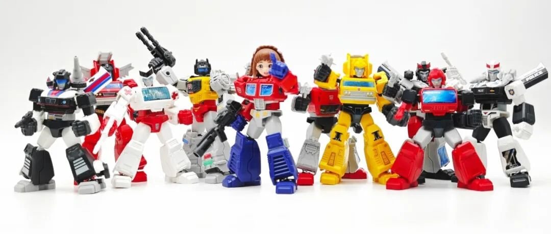 Dàn robot Transformers bản thường nhiều màu để so sánh