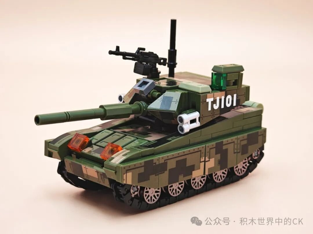 Mẫu xe tăng 99A cỡ nhỏ hoàn thiện với vân ngụy trang và số hiệu
